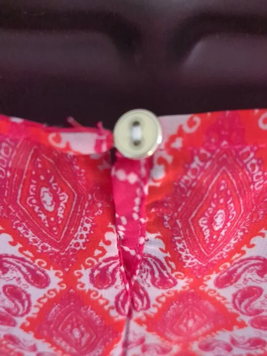 Pink / White Light Weight Top / Blouse - Picture 4 of 7